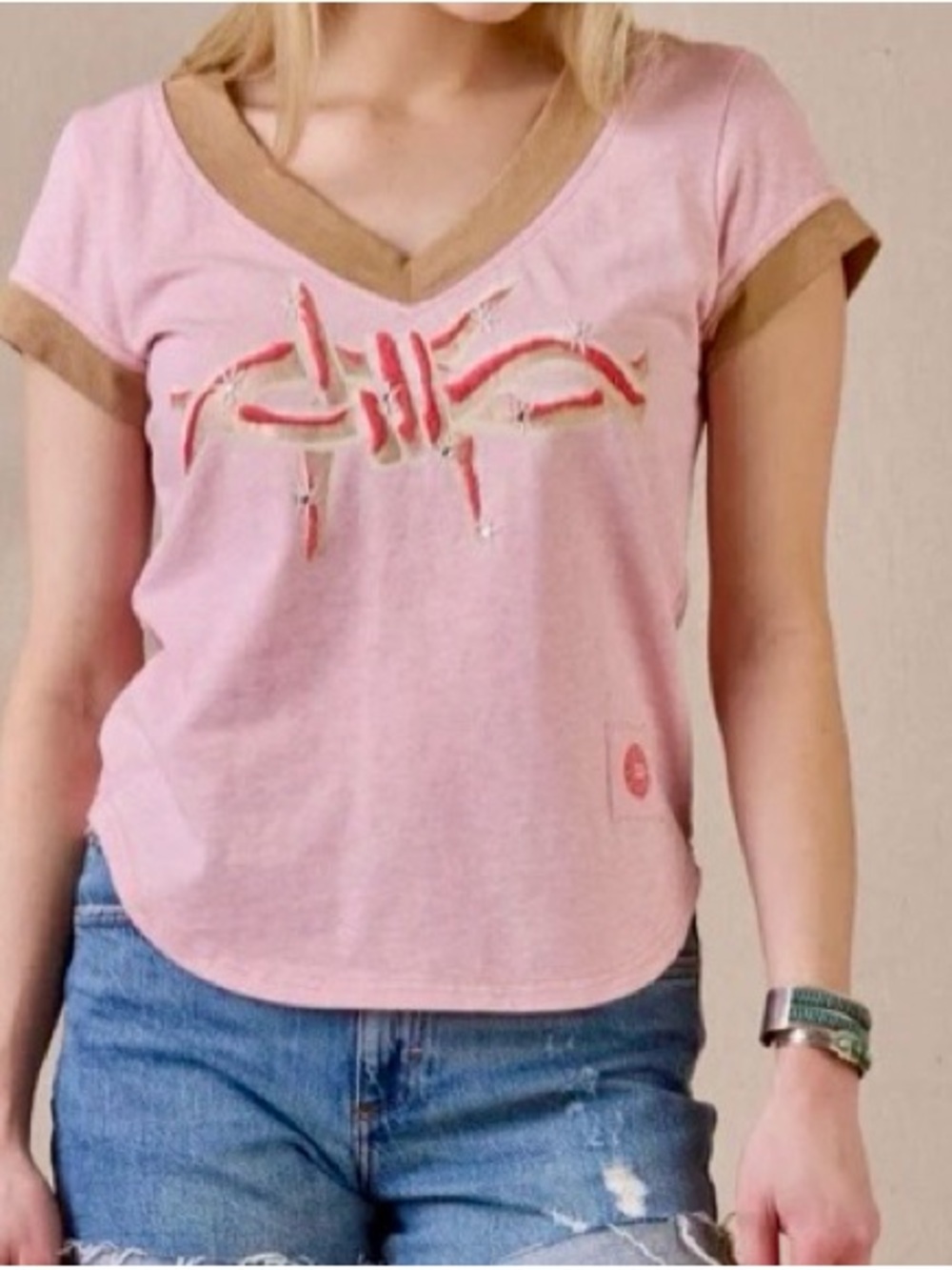 NWT - Double D Ranch "Razor Sharp"
Pink V-neck t-shirt - Rhinestones Embroidery - Picture 7 of 8